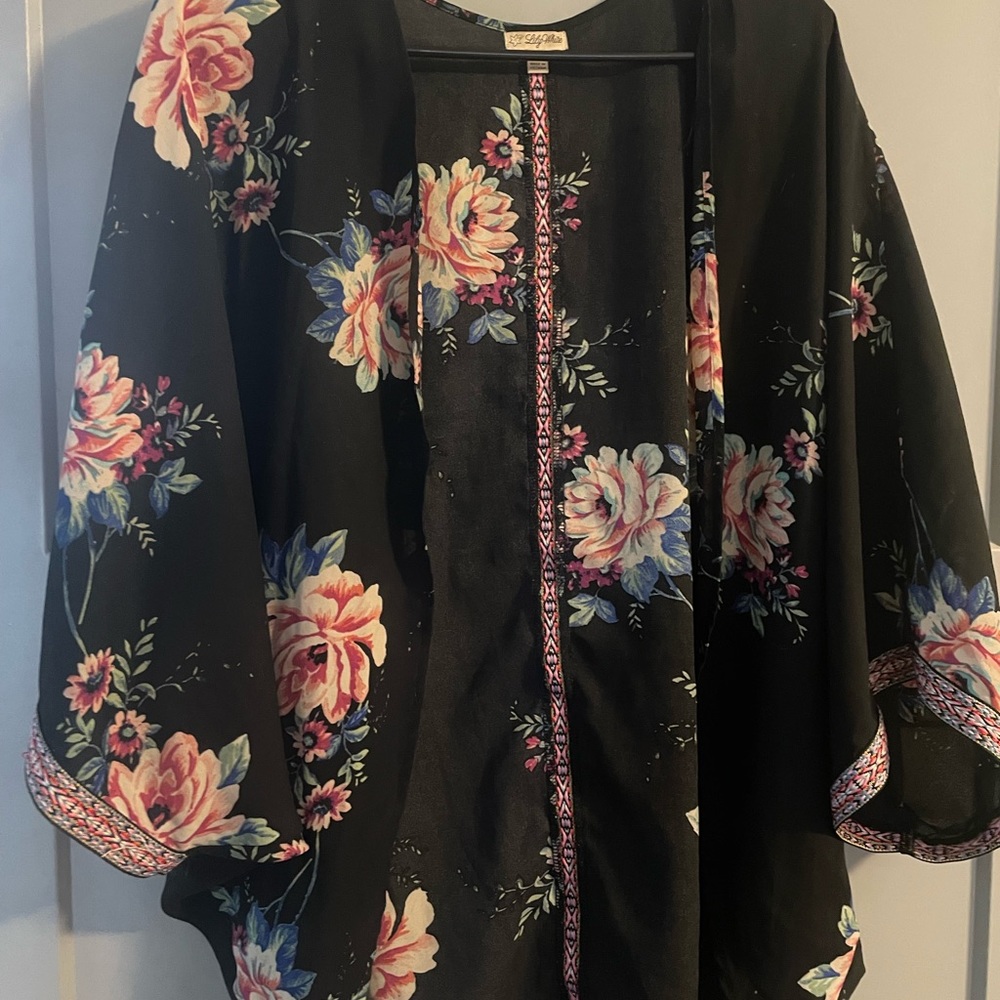 Black floral kimono